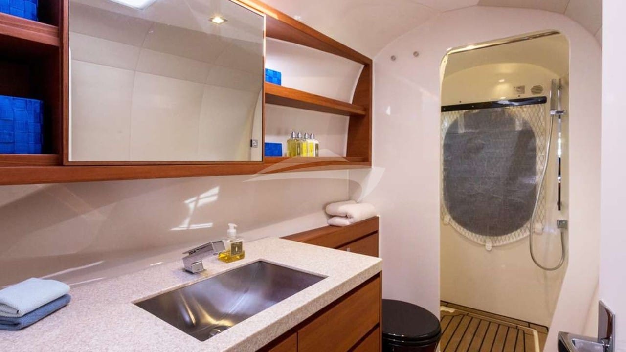 Guest Bathroom on Arethusa