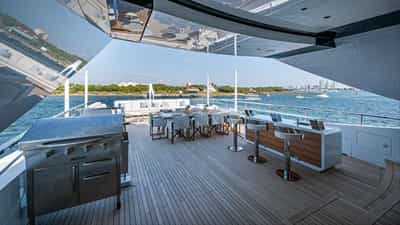 Sun Deck & Bar
