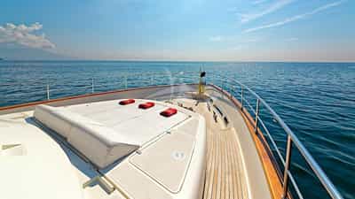 Bow Sunbeds