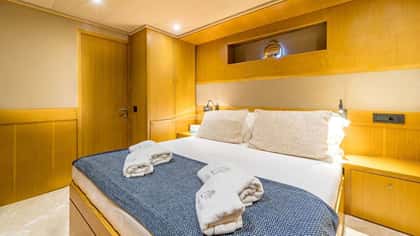 HAPPY DAYS 27m motor yacht charter, photo 9