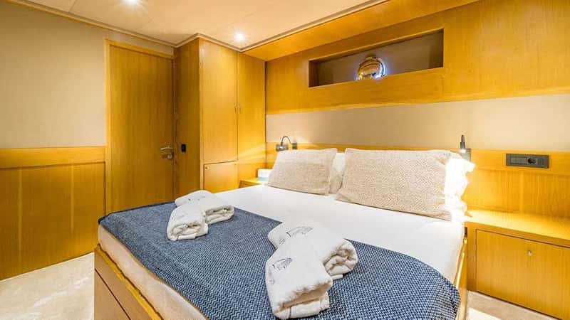 HAPPY DAYS 27m motor yacht charter, photo 9