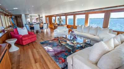 MAIN DECK SALON