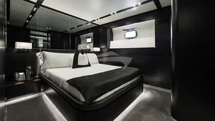 R23 47m motor yacht charter, photo 11