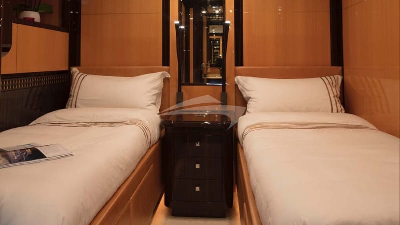 Guest cabin