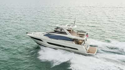 Prestige 690 Cruising