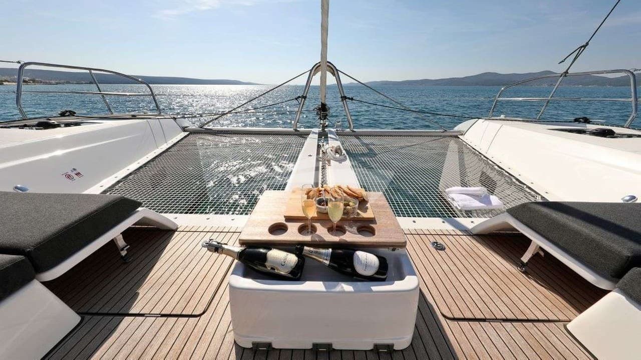 CHAMPAGNE PLEASE, photo from the yacht portfolio 11