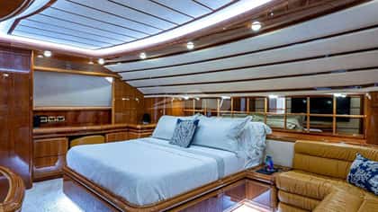 DREAM CHASER 29m motor yacht charter, photo 8