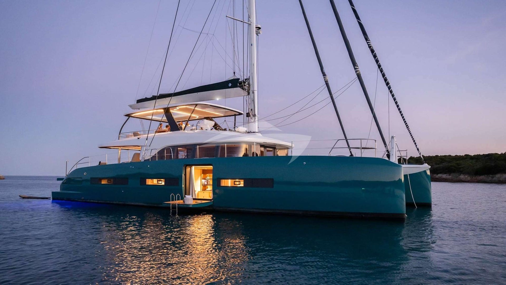 Lagoon Eighty2 sistership