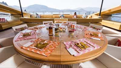 Alfresco dining