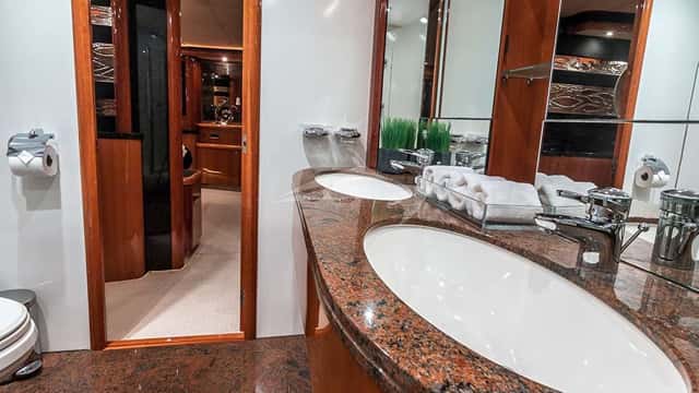 TOP GUN yacht charter photo 5