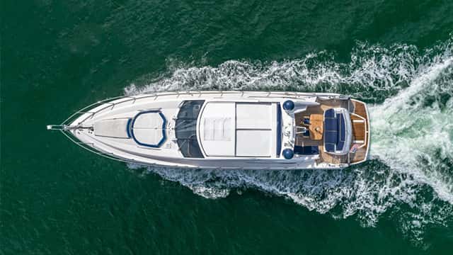 AQUAHOLIC yacht charter photo 4