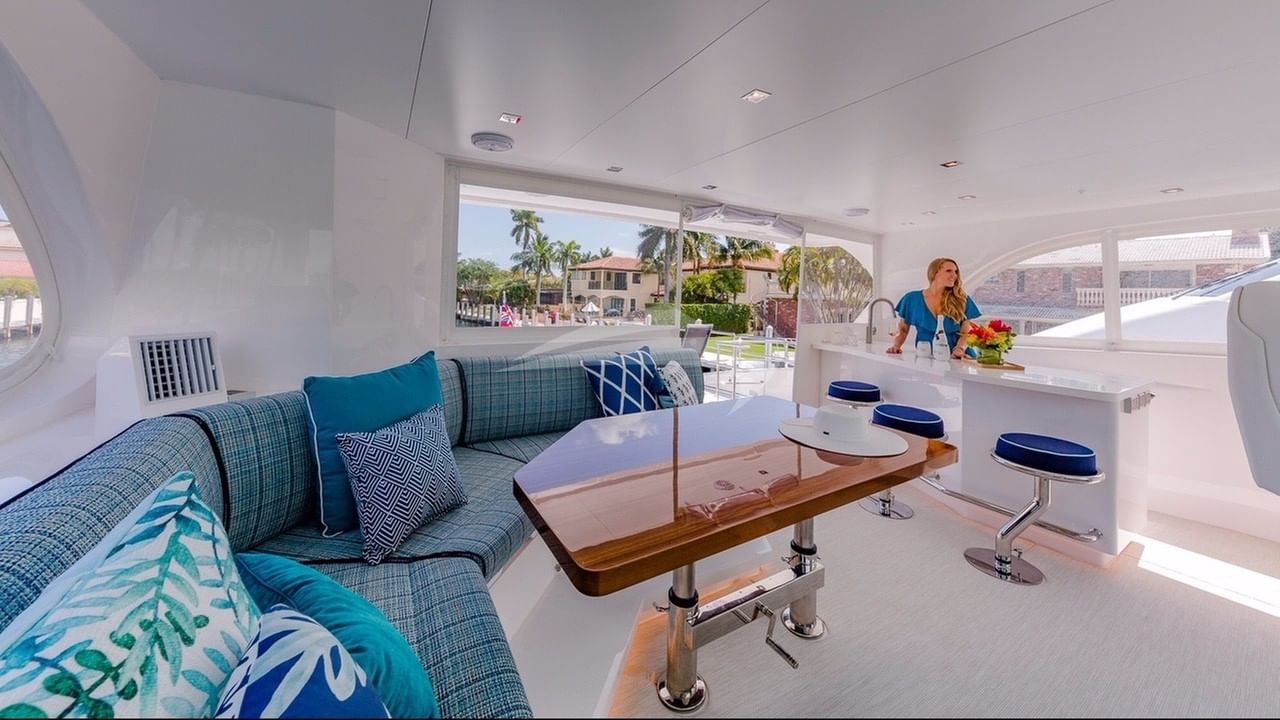 Flybridge seating and the beverage center