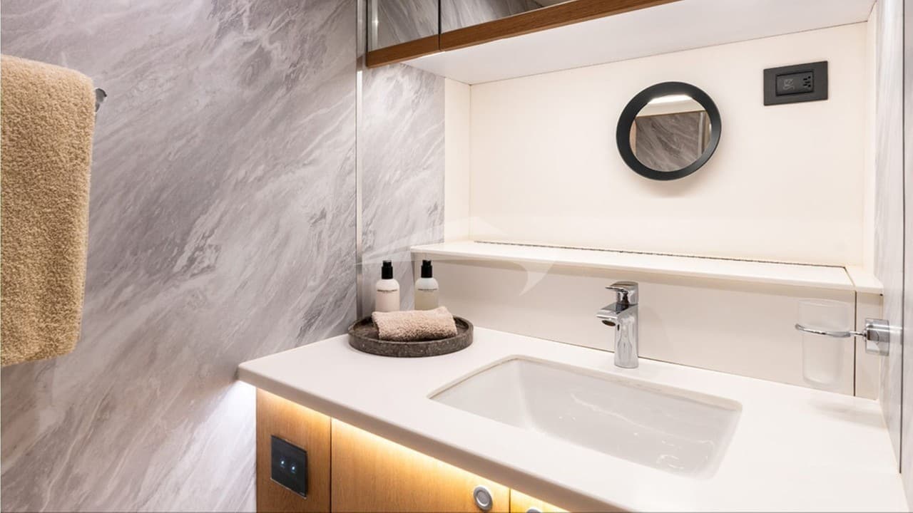 CHAMPAGNE HIPPY, photo from the yacht portfolio 14