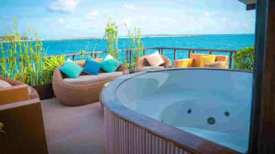 Spa jacuzzi Atoll villa Outdoor