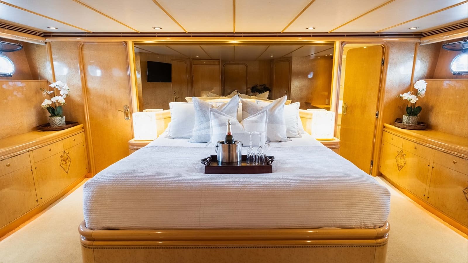 SUMMER SUNSET, photo from the yacht portfolio 9
