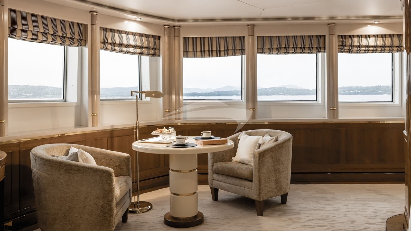 OLYMPUS, Aufnahme aus dem Yachtportfolio 13