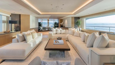 Motor yacht ARTISAN for charter - Main deck lounge