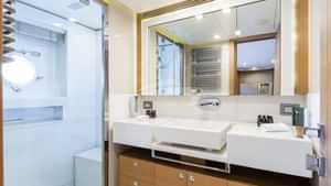 En suite shower