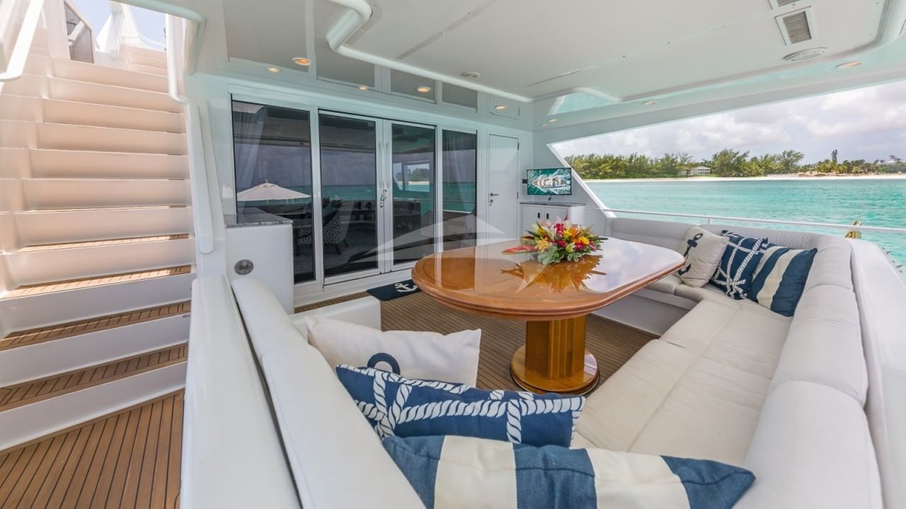 007 ROGUE Aft Deck 2