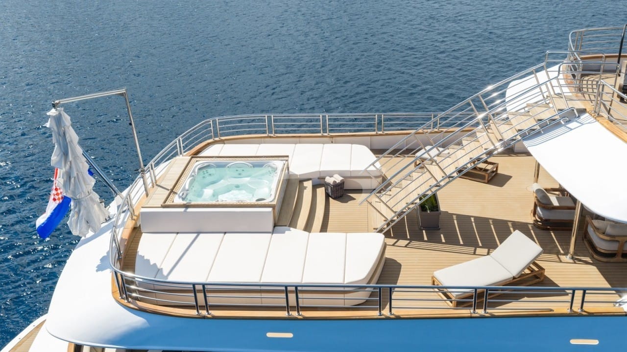 Jacuzzi & stairs to Top deck