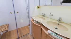 bgyb_charter_catamaran_sunreef82_houbara_29