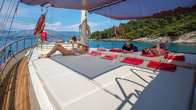 ALTAIR yacht charter photo 4