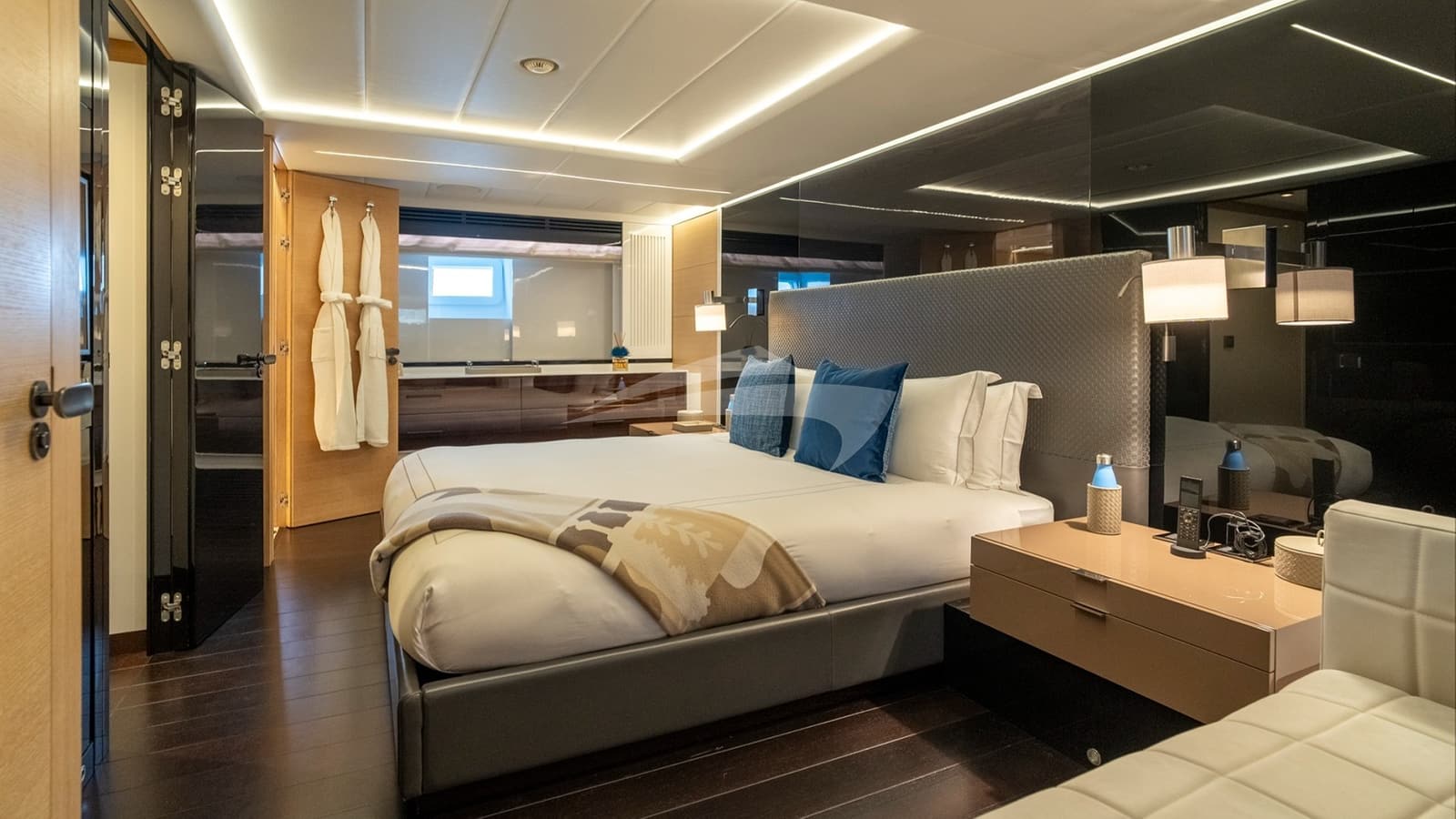 BON VIVANT, photo from the yacht portfolio 16