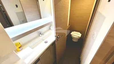 Charter Yacht VIENNA - Master Bathroom