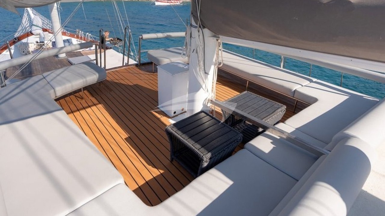Upper Deck