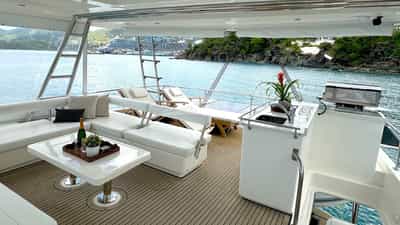 A spacious flybridge area