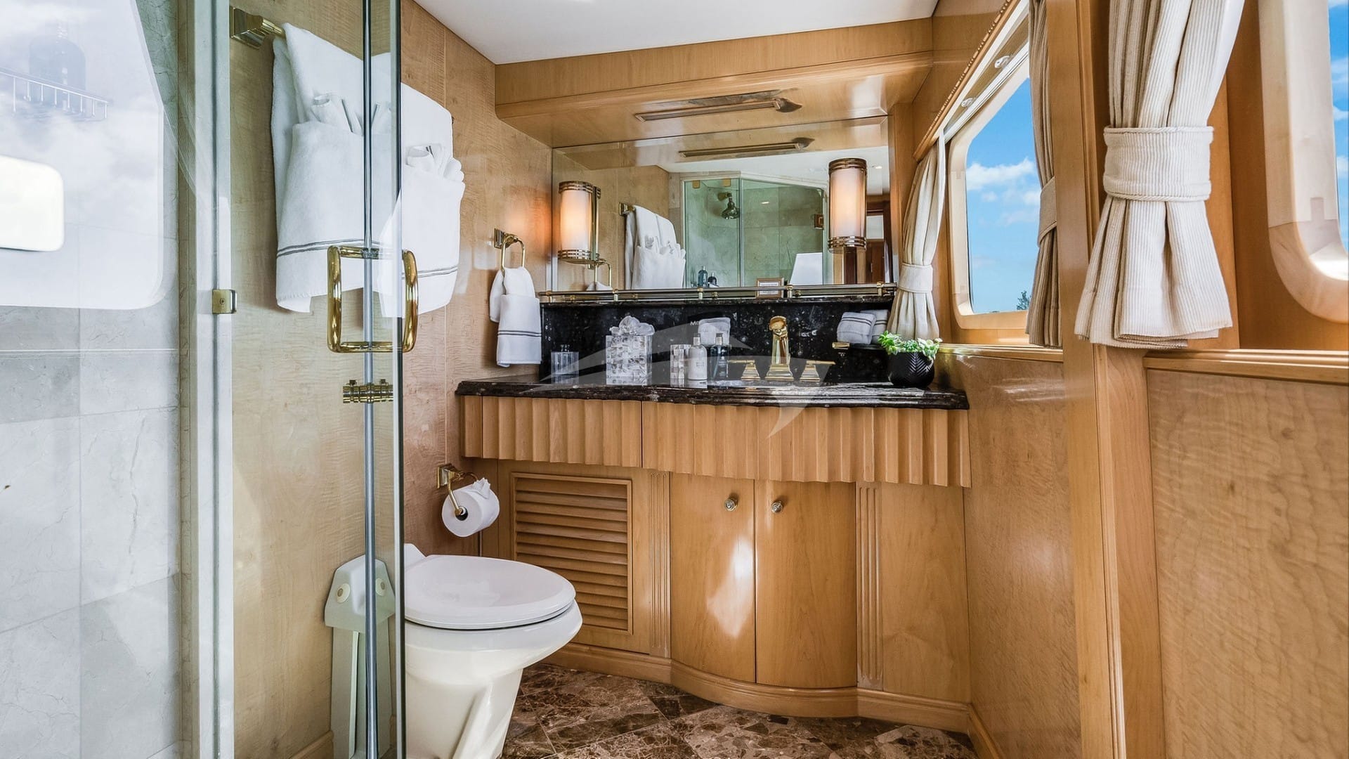 Main Deck Queen Ensuite