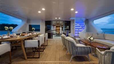 Upper deck