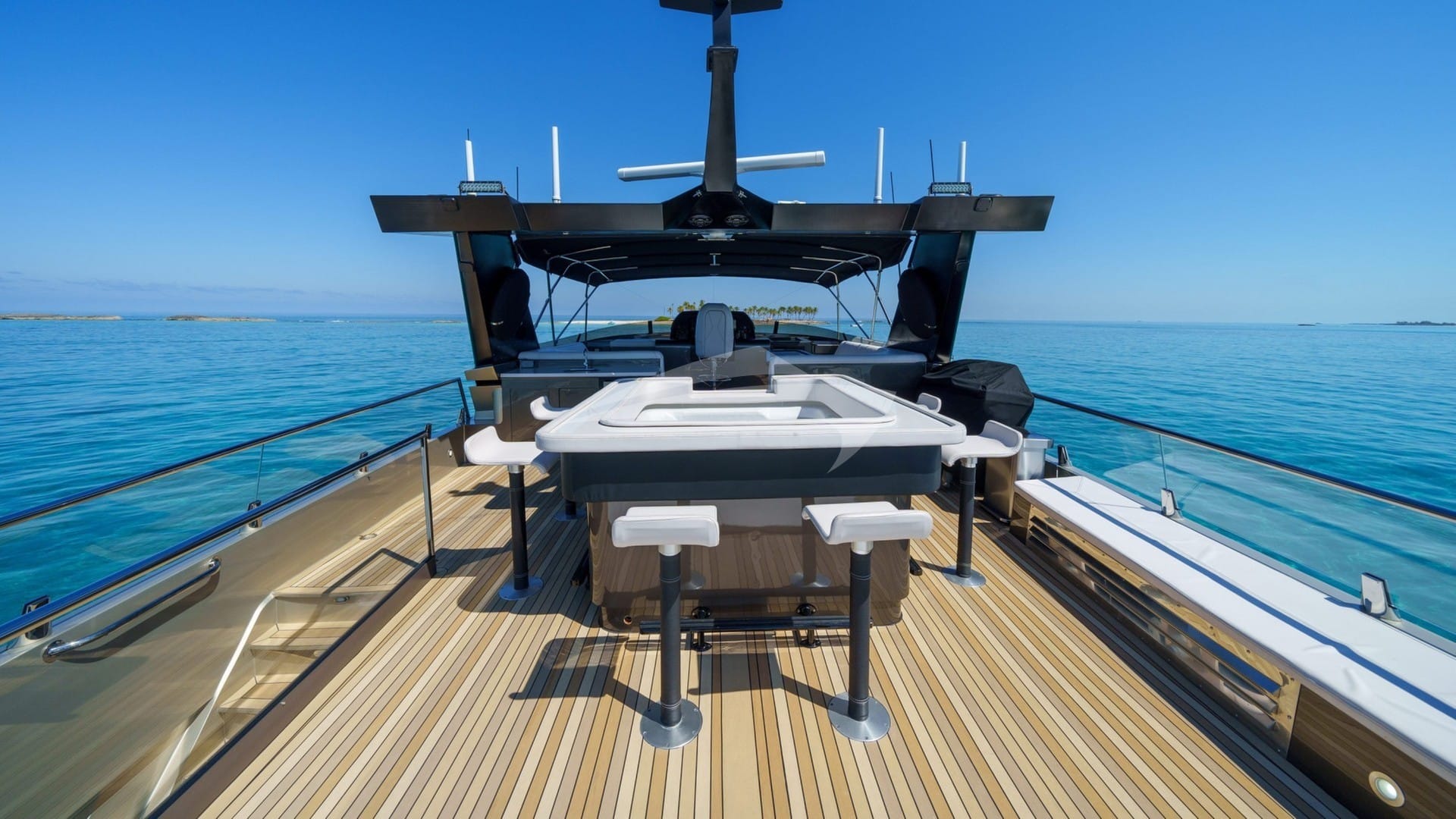 Jacuzzi on flybridge