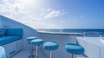 Sundeck bar