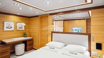 Bombay - 2025 - VIP Cabin