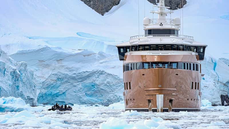 LA DATCHA 77m motor yacht charter, photo 3