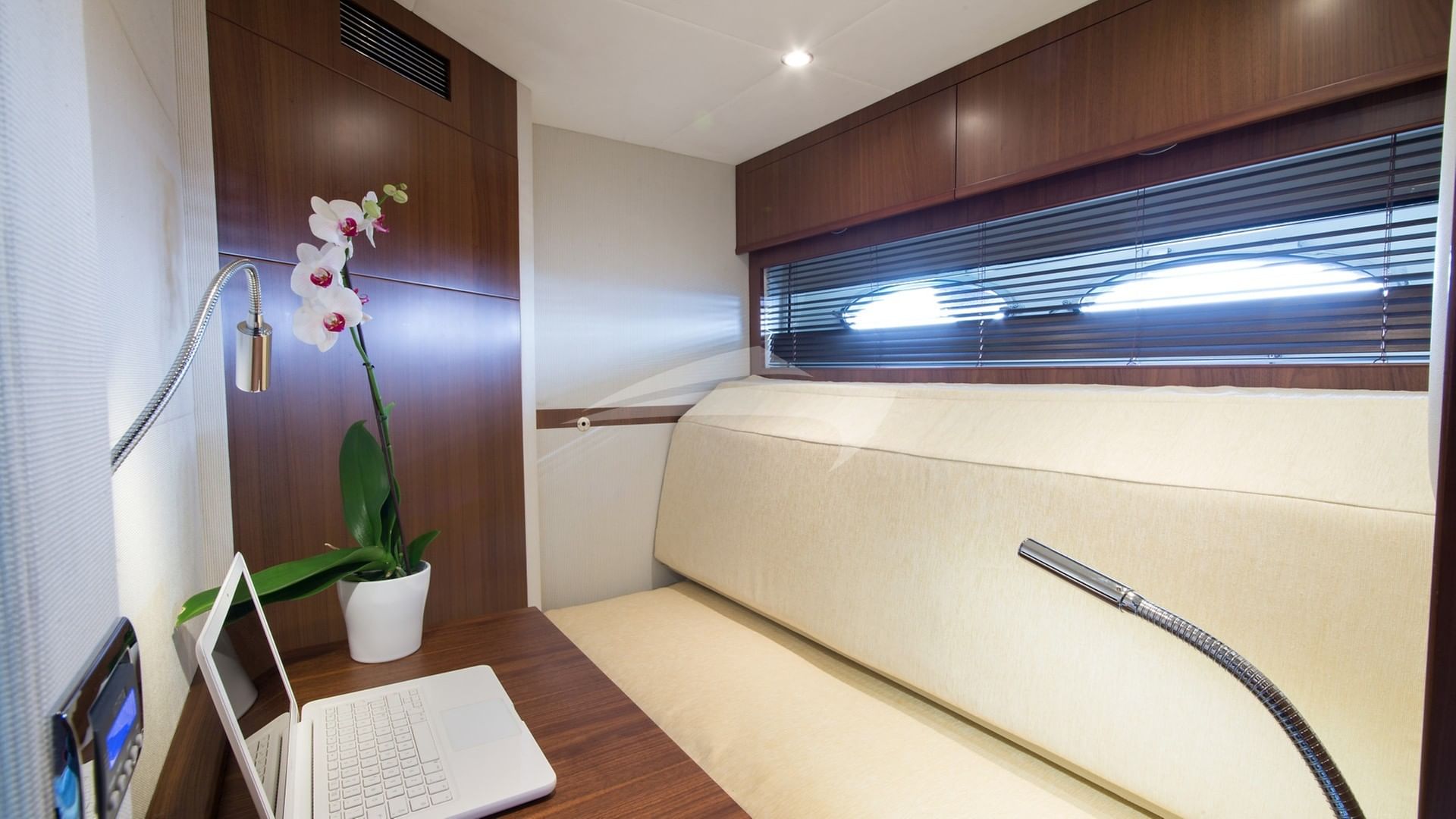 Convertible cabin (pullman / office)