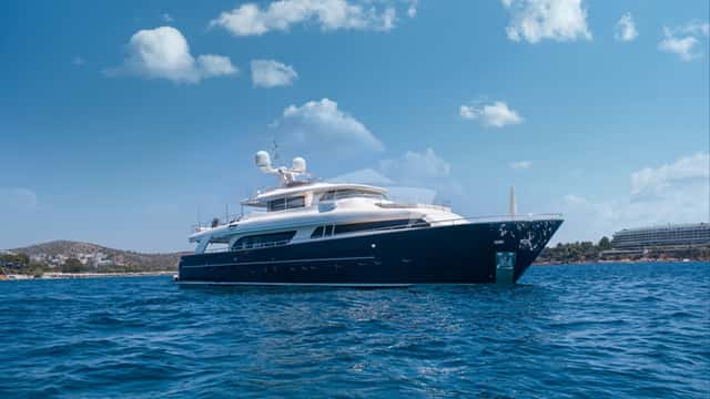 HAG yacht charter photo 5