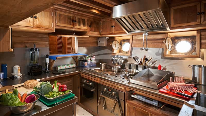 ORACLE 35m sailing yacht charter, photo 7