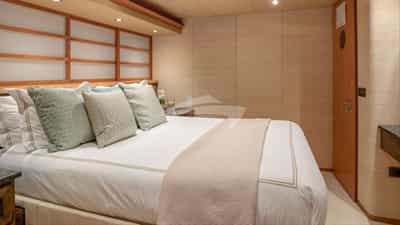 Guest cabin