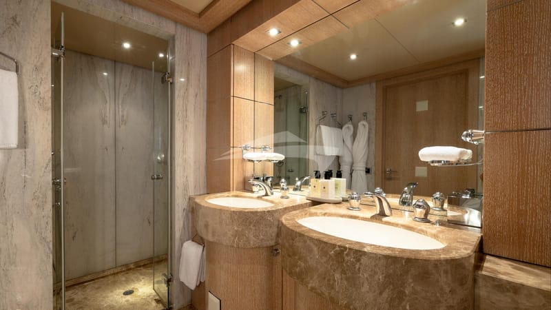Lower Deck - Double Cabin Ensuite