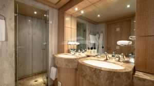 Lower Deck - Double Cabin Ensuite