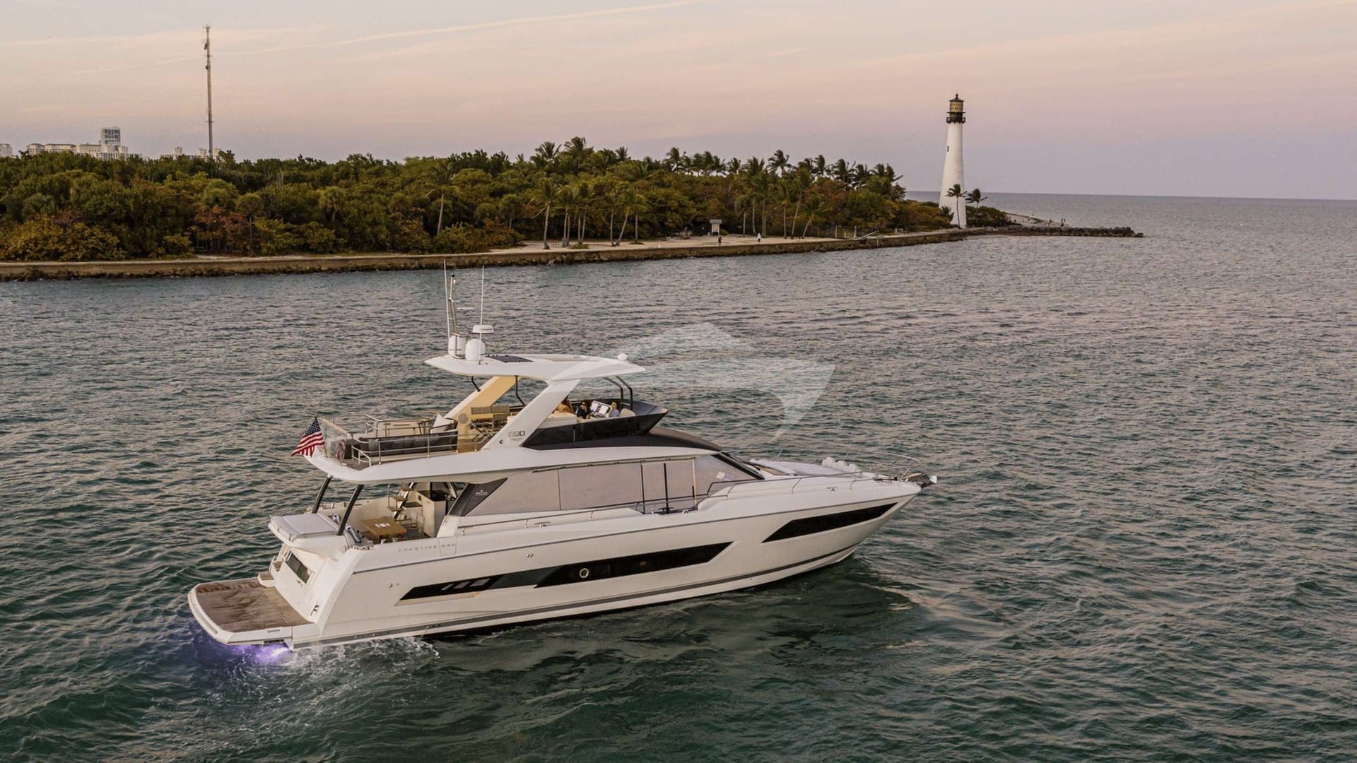 Prestige 690 into sunset