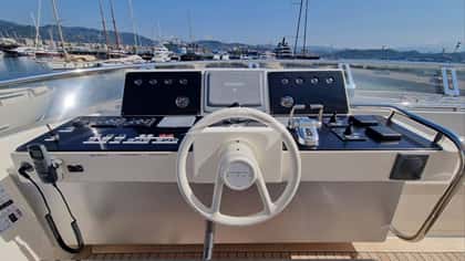 RED ROSE 26m motor yacht charter, photo 13