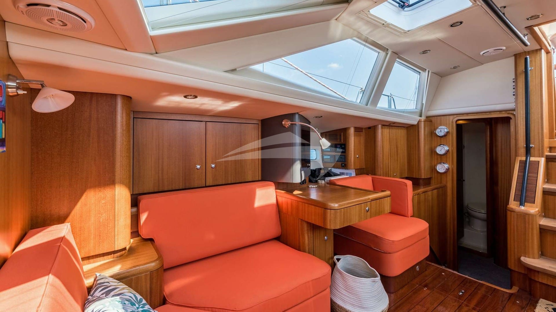 Nav Station in Salon