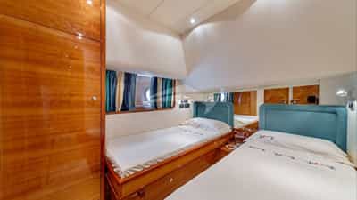 Twin Cabin