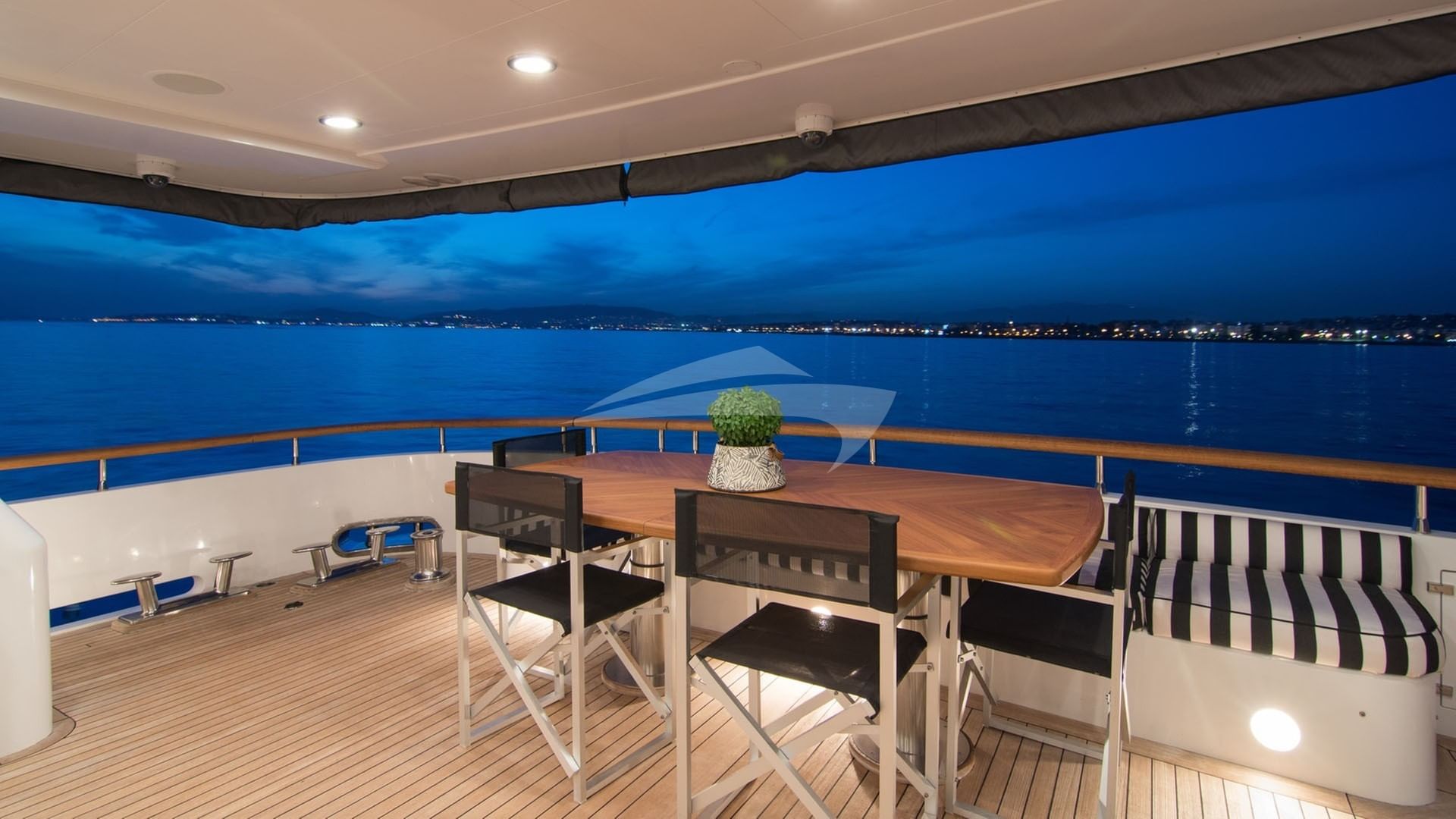 Deck Dining