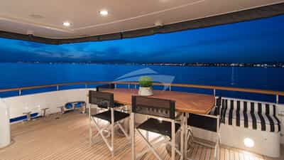 Deck Dining