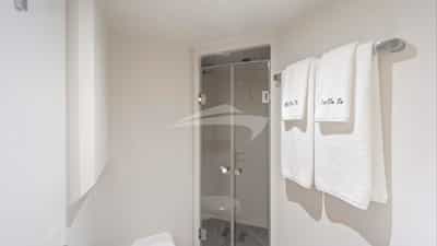 En Suite Bath