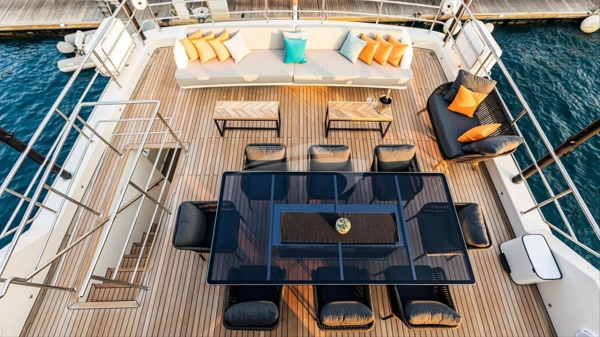 Upperdeck Aft